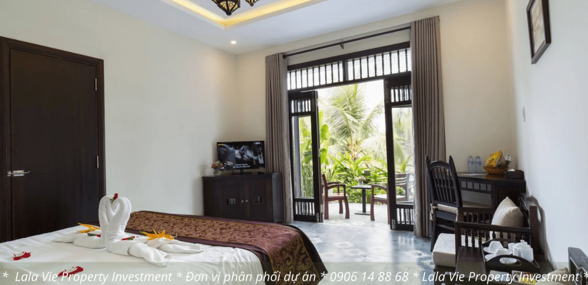 Khu vực hồ bơi tại khu nghỉ dưỡng mini Hoi An Village Villas