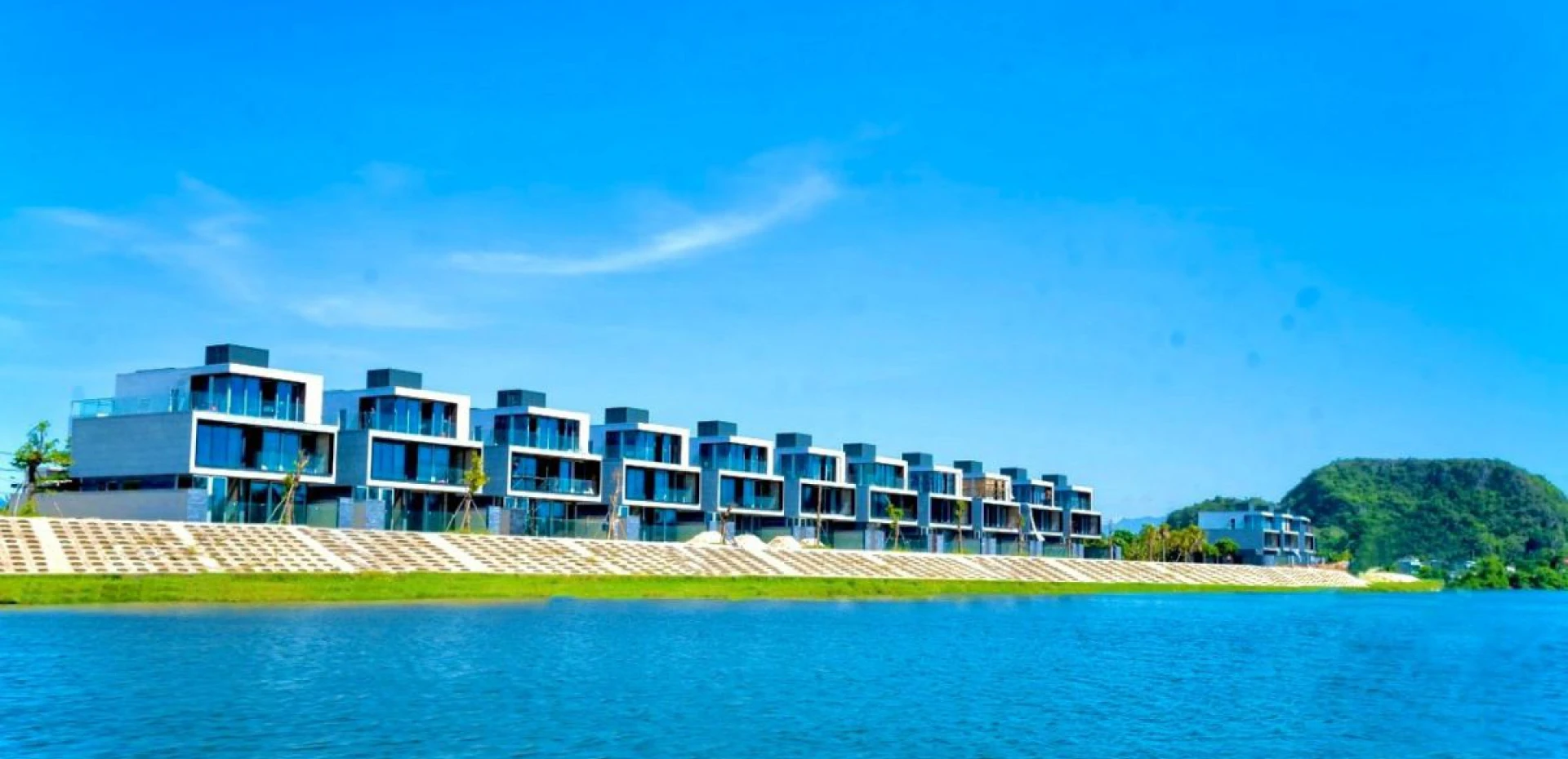 Bán biệt thự 2 mặt tiền đường Song Hào, Đà Nẵng