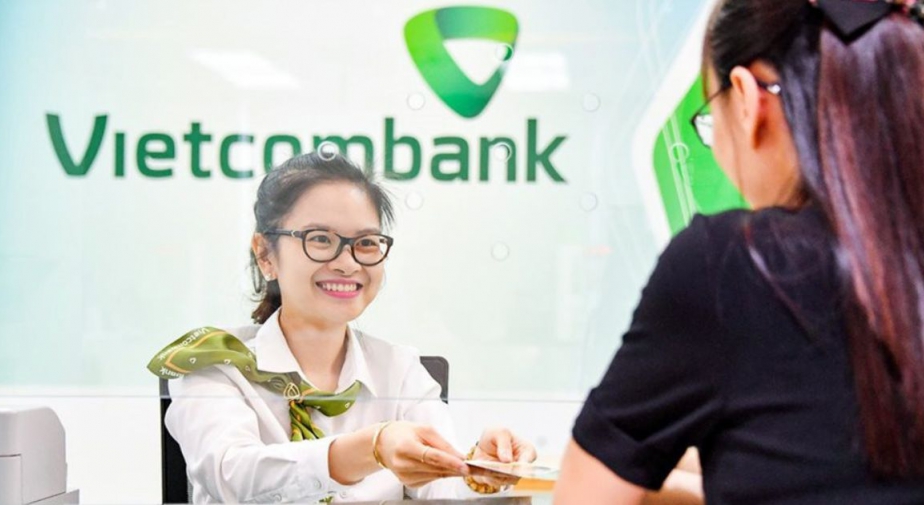 Vay ngân hàng này trả nợ ngân hàng khác: Ngân hàng 'chạy đua' giảm lãi suất để hút khách?