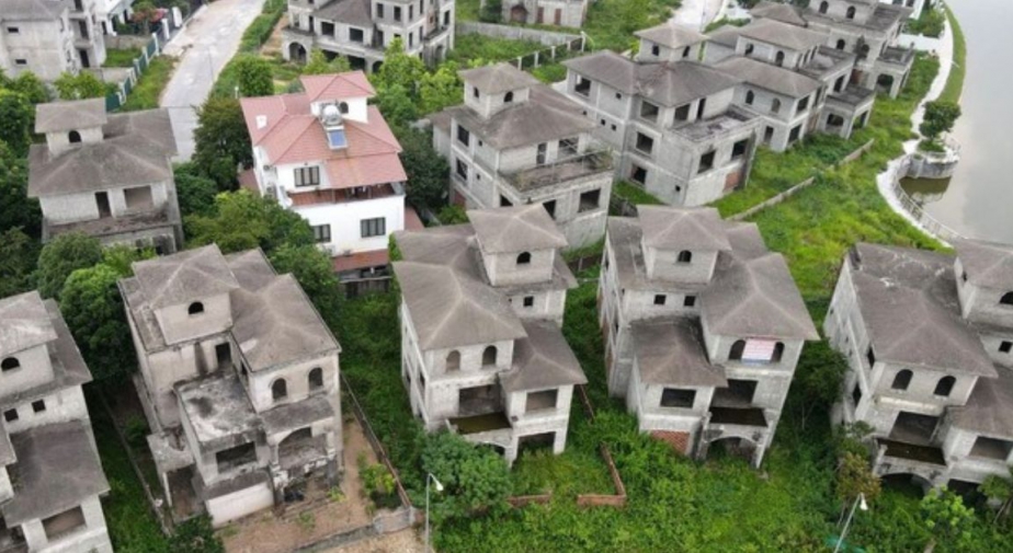 Ngân hàng bán bất động sản thế chấp: Vì sao đại hạ giá vẫn ế?