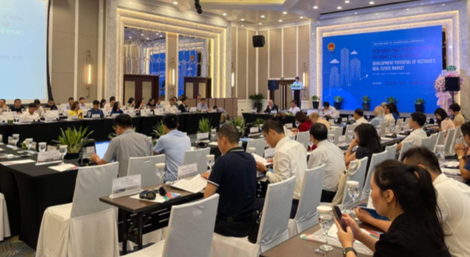 Ngành bất động sản có thể phục hồi từ giữa năm 2024