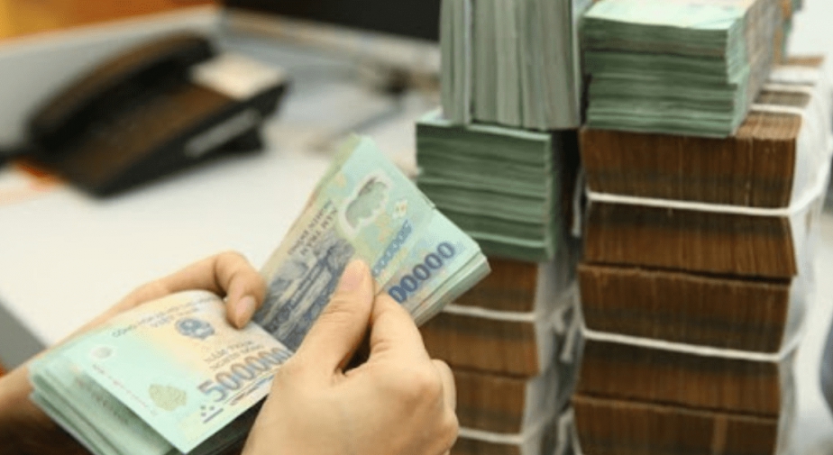 Sau khi thông báo chính sách nới room tín dụng, Ngân hàng Nhà nước đang bắt đầu bơm tiền cho các doanh nghiệp sản xuất kinh doanh.