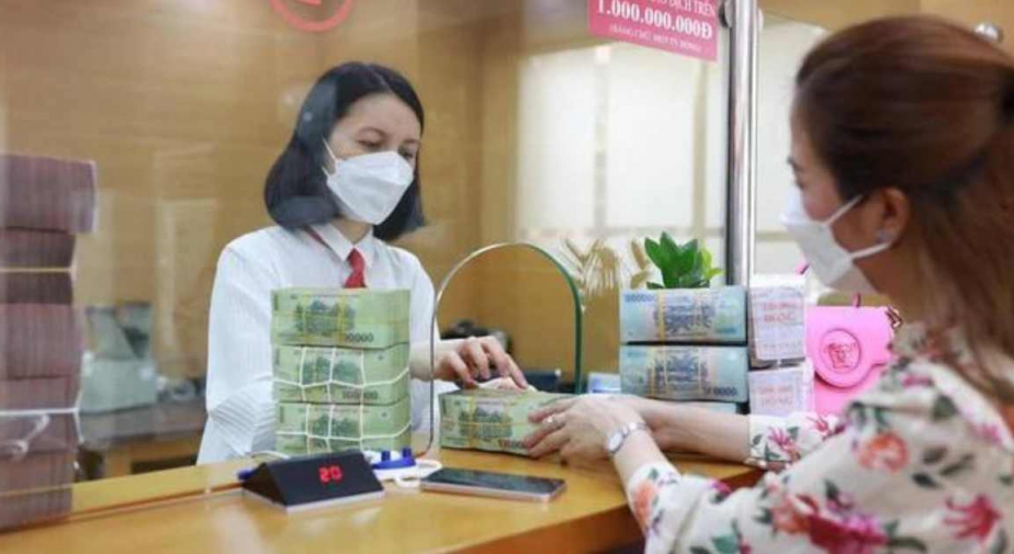 Tiền gửi ngân hàng cao kỷ lục: Sức hấp thụ vốn yếu