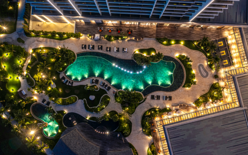 Hồ bơi thuộc dự án căn hộ Hoiana Residences