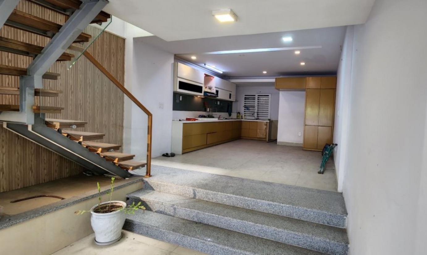 Bán nhà mặt tiền đường Lê Thanh Nghị, Hải Châu, Đà Nẵng
